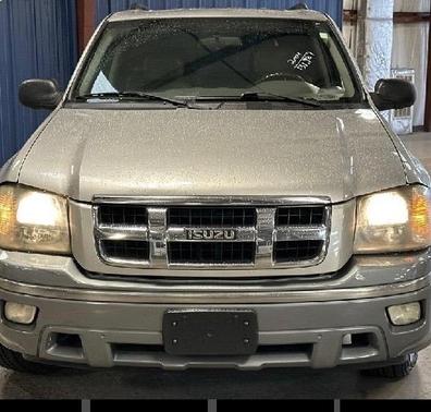 Silver 2004 Isuzu Ascender S
