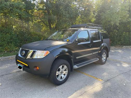 Black 2011 Nissan Pathfinder Silver