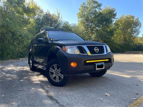 Black 2011 Nissan Pathfinder Silver
