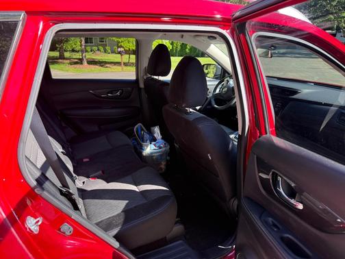 Red 2017 Nissan Rogue SV