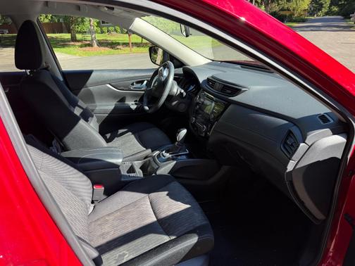 Red 2017 Nissan Rogue SV