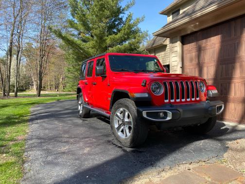 Photo 1 of 19 of 2021 Jeep Wrangler Unlimited Sahara