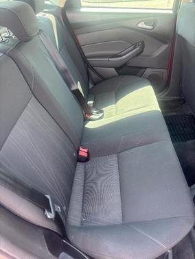 Red 2018 Ford Focus SE