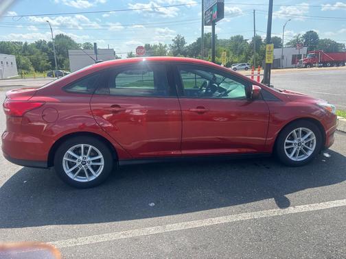 Red 2018 Ford Focus SE