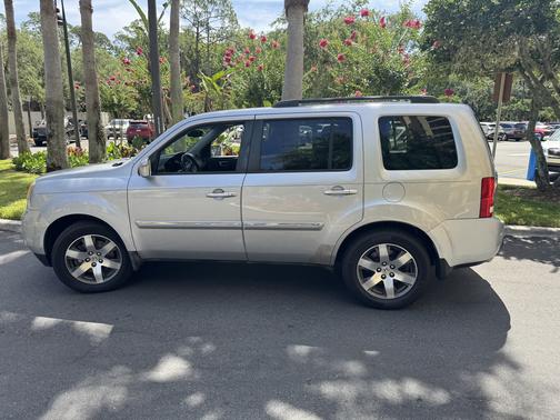 Silver 2012 Honda Pilot Touring