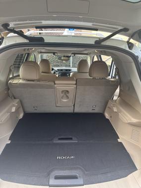 White 2019 Nissan Rogue SL