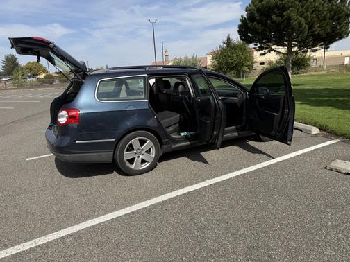 Blue 2008 Volkswagen Passat Komfort