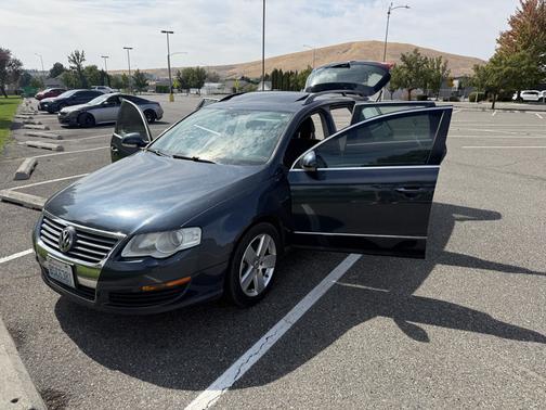 Blue 2008 Volkswagen Passat Komfort
