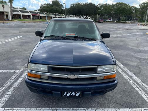 Photo 2 of 10 of 1999 Chevrolet S-10 LS Extended Cab