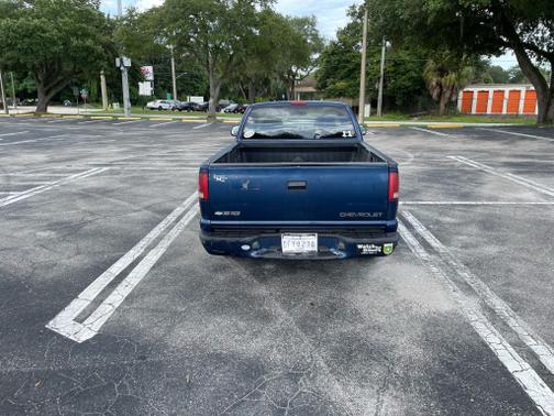 Photo 4 of 10 of 1999 Chevrolet S-10 LS Extended Cab