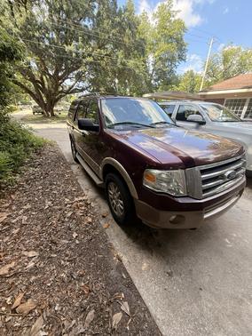 Red 2012 Ford Expedition XLT