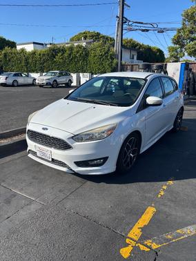 White 2016 Ford Focus SE