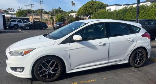 White 2016 Ford Focus SE