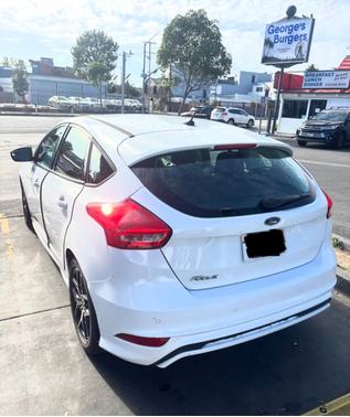 White 2016 Ford Focus SE
