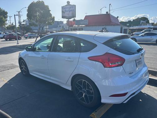 White 2016 Ford Focus SE