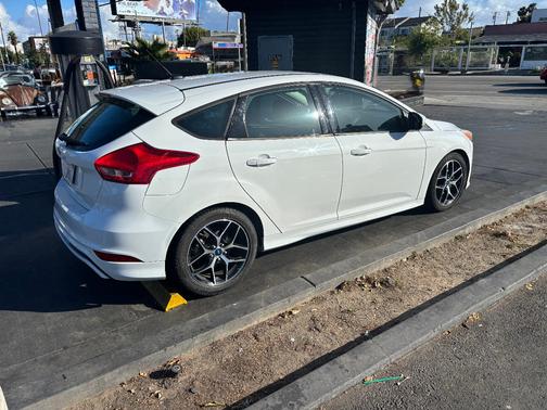 White 2016 Ford Focus SE