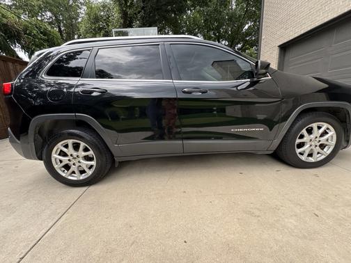 Black 2015 Jeep Cherokee Latitude