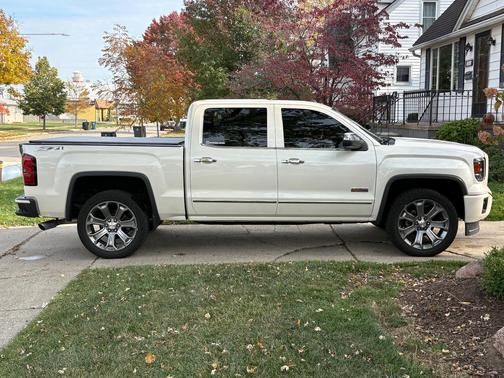 White 2015 GMC Sierra 1500 SLE