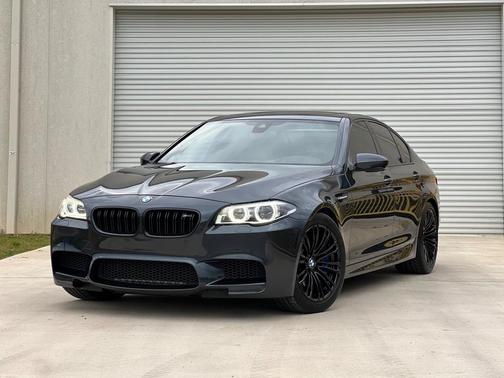 Gray 2016 BMW M5 Base