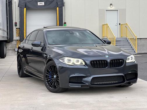 Gray 2016 BMW M5 Base