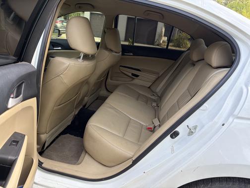 White 2012 Honda Accord SE