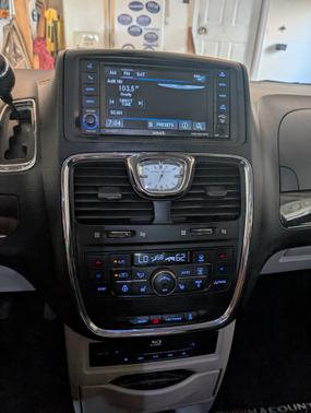 2013 Chrysler Town & Country Touring-L
