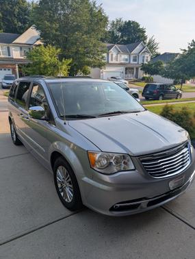 2013 Chrysler Town & Country Touring-L
