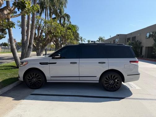 2022 Lincoln Navigator Black Label