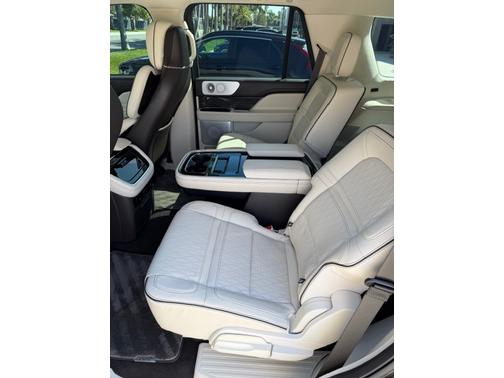 2022 Lincoln Navigator Black Label