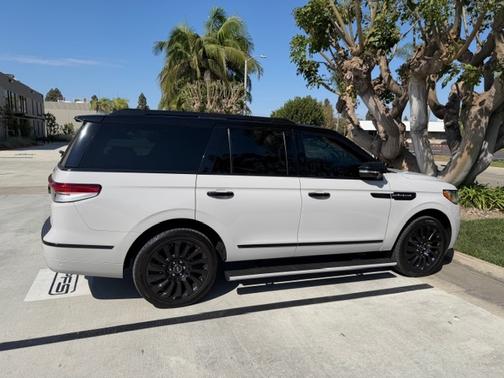 2022 Lincoln Navigator Black Label