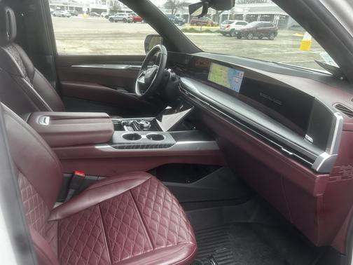 2025 Cadillac Escalade ESV Premium Luxury