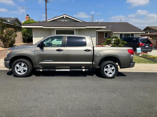 Gold 2007 Toyota Tundra SR5 CrewMax