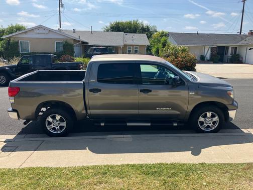 Gold 2007 Toyota Tundra SR5 CrewMax
