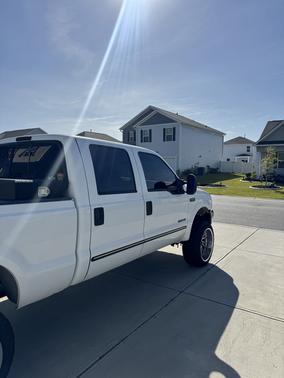 White 2000 Ford F-350 Lariat Crew Cab Super Duty