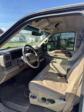 White 2000 Ford F-350 Lariat Crew Cab Super Duty