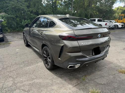 Green 2022 BMW X6 xDrive40i
