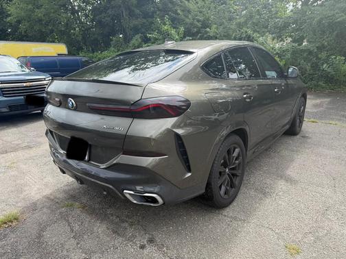 Green 2022 BMW X6 xDrive40i