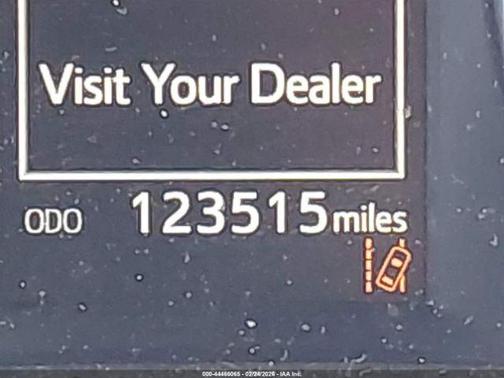 White 2017 Toyota Highlander LE