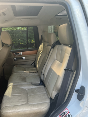 White 2013 Land Rover LR4 Lux