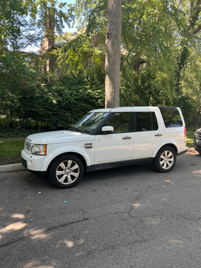 White 2013 Land Rover LR4 Lux