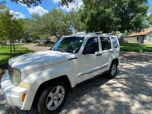 White 2010 Jeep Liberty Limited