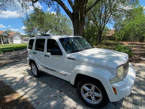 White 2010 Jeep Liberty Limited