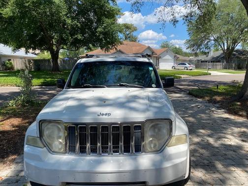 White 2010 Jeep Liberty Limited
