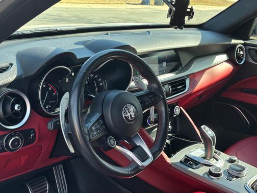 2021 Alfa Romeo Stelvio Ti Sport