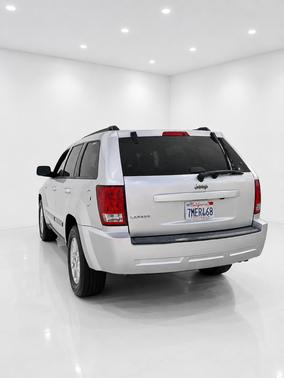 Silver 2007 Jeep Grand Cherokee Laredo