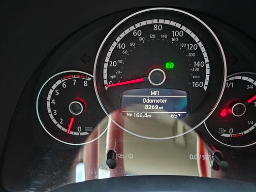 White 2013 Volkswagen Beetle 2.5L