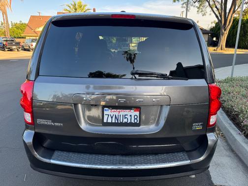 Gray 2017 Dodge Grand Caravan GT