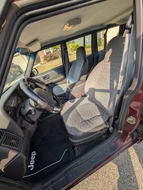 2000 Jeep Cherokee Sport 4WD