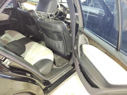 Black 1999 Mercedes-Benz E-Class E55