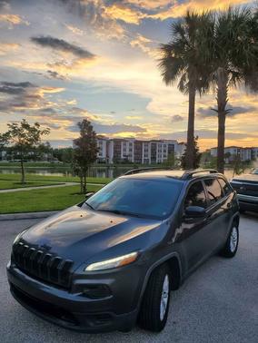 2017 Jeep Cherokee Sport